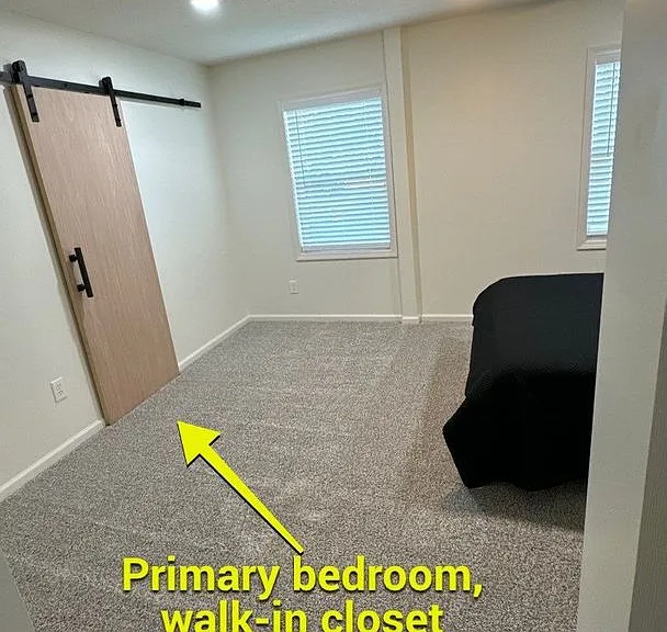 505 NW Holly Ln — Photo 5