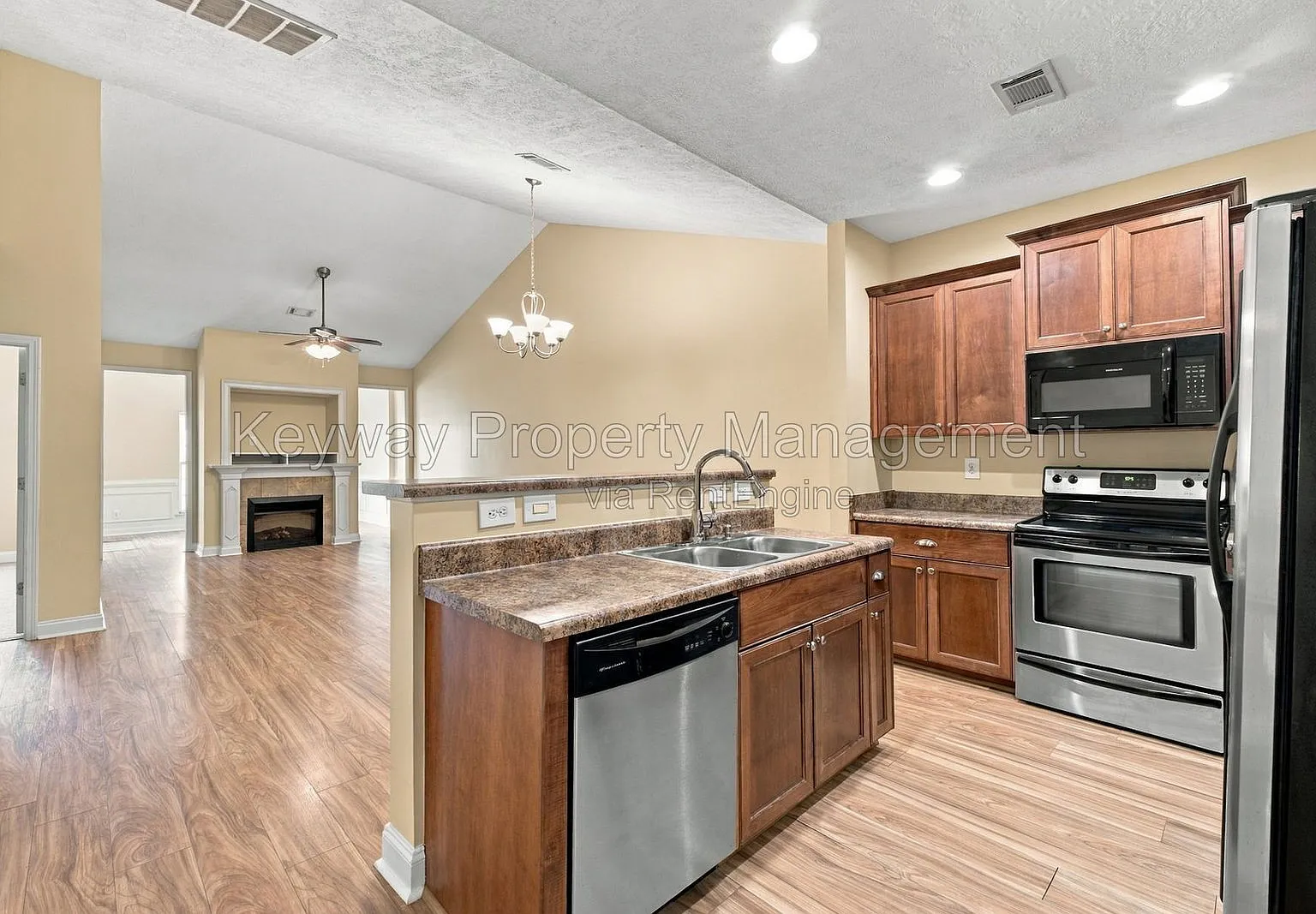 2 bed, 2.0 bath, 1276 sqft, $1,435 — Photo 3