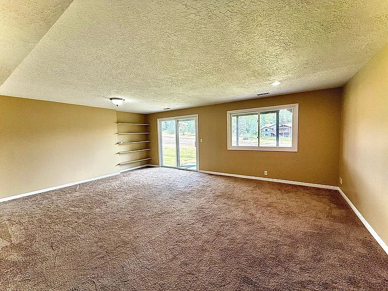 8730 N Silver Spur Rd — Photo 34