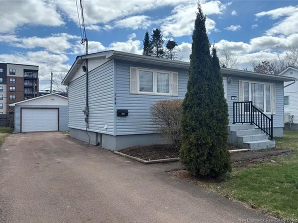 124 Redmond St, Moncton, NB E1A 3J7