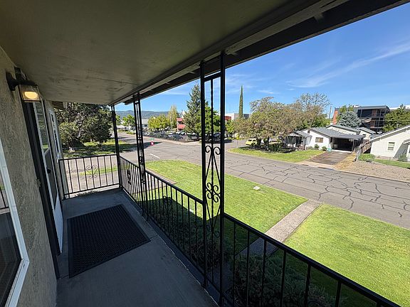 4th image of 350 Alder St #4