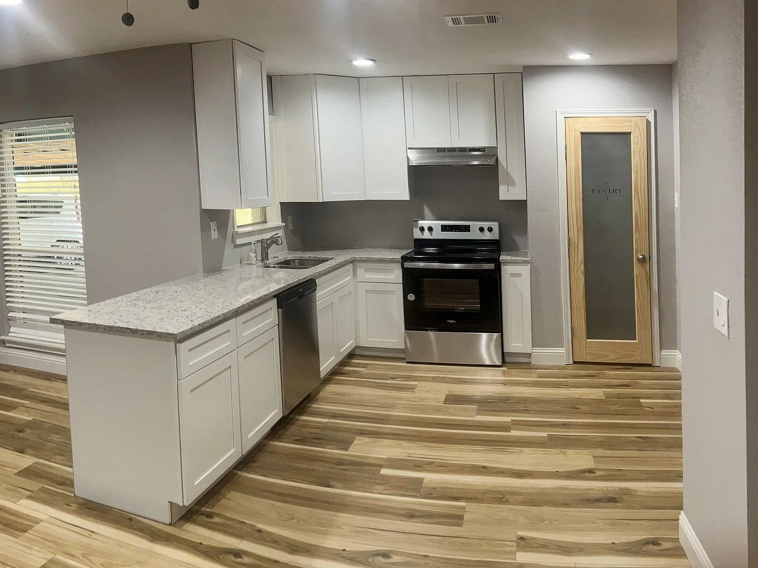 4 bed, 3.0 bath, 2487 sqft, $944 — Photo 4