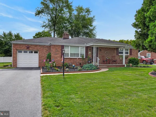 2274 Maple Rd, York, PA 17408