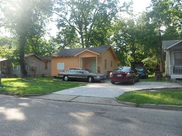 2nd image of 2104 Oconnor St