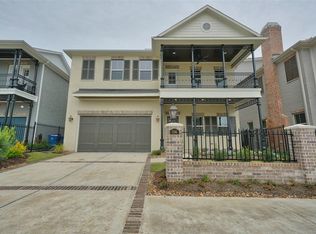 136 McGoey Cir, Conroe, TX 77384