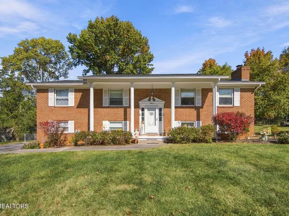 9533 Mobile Dr, Knoxville, TN 37923