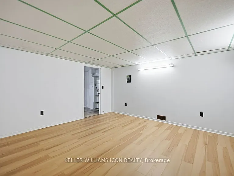 873 Woodroffe Ave — Photo 31