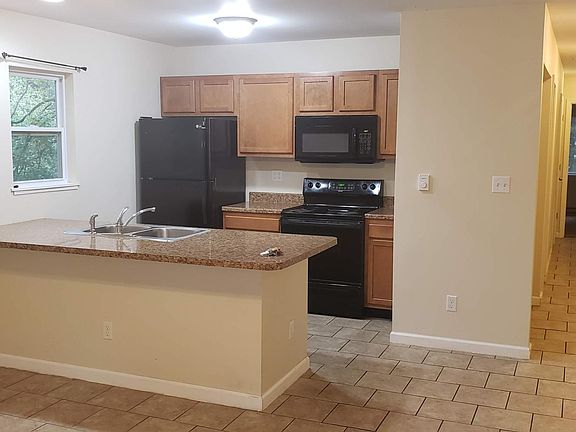2nd image of 236 Cincinnati Ave #B