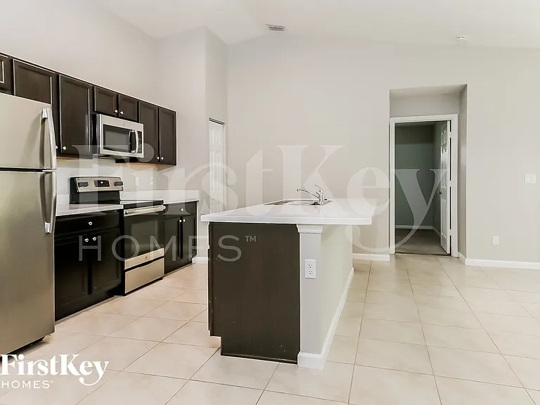 1771 SW Bismarck St — Photo 6