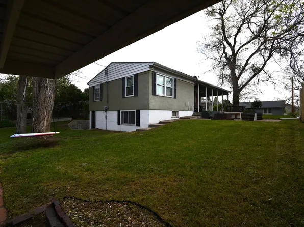 107 Glenwood Ave, Glendive, MT 59330