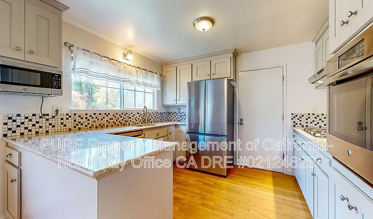 5617 Dupont Dr — Photo 10