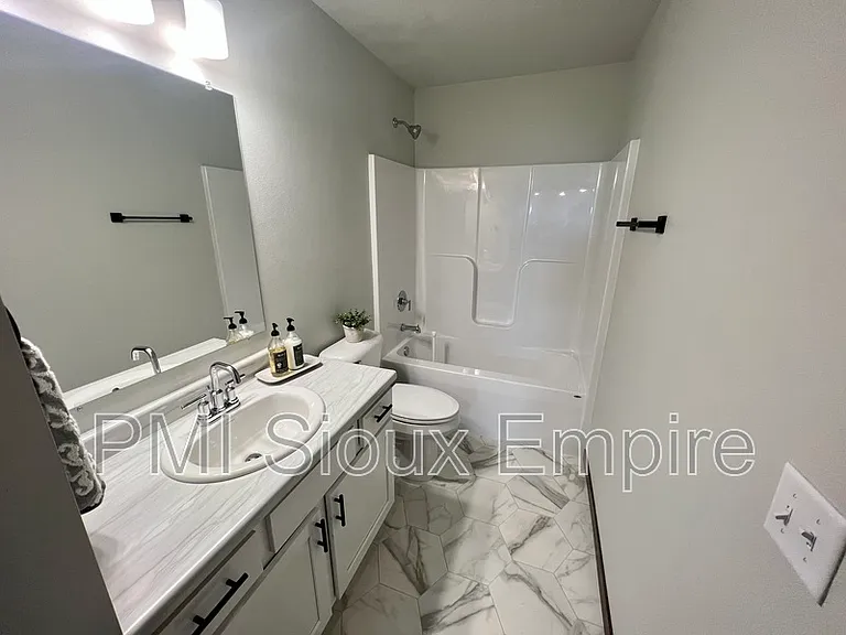 5510 E Lebridge St — Photo 11