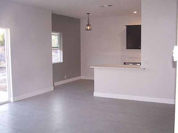 4th image of 49223 Park Ave