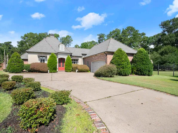 19307 Country Club Ln, Hammond, LA 70401