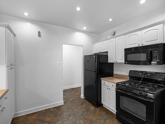 5th image of 745 Westwood Dr #1