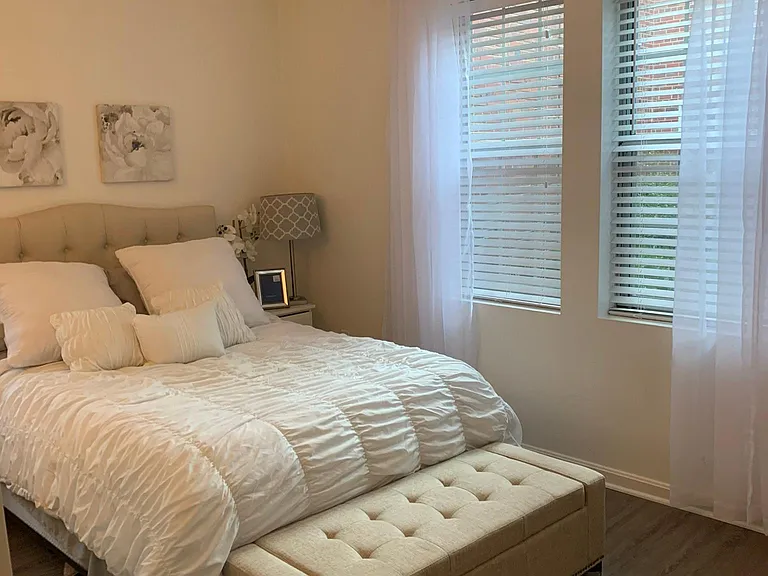 1812 N Queens Ln #217 — Photo 34