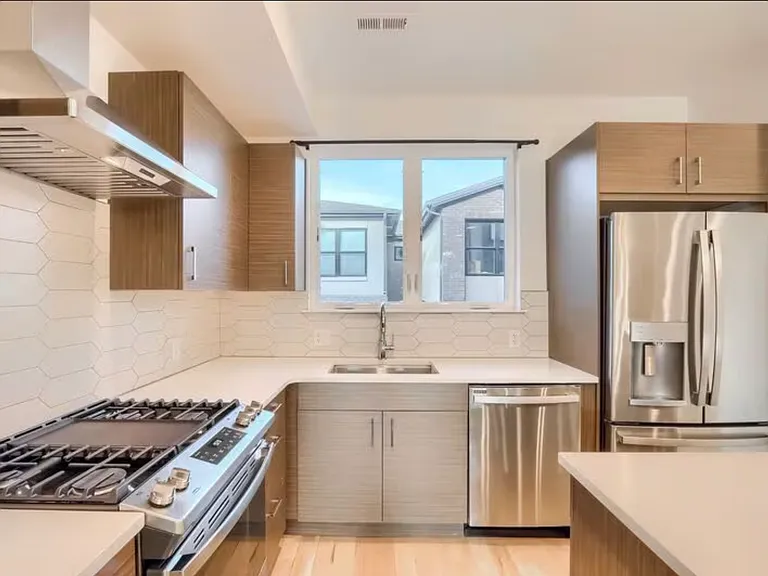 5469 S Curtice St #H — Photo 6