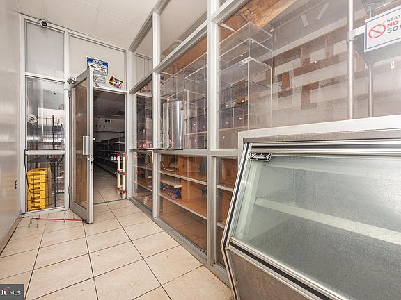 5th image of 3126 W North Ave