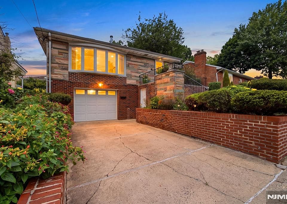 1st image of 1047 Inwood Terrace