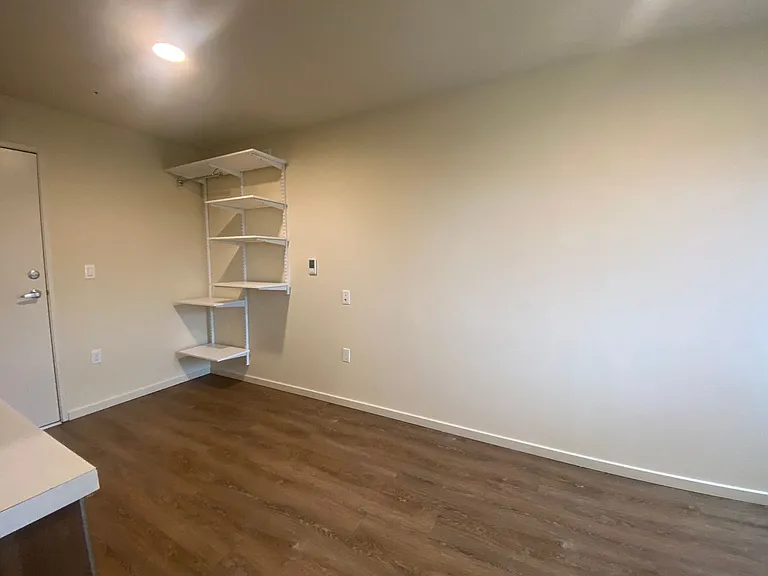 Plaza Apartments — Photo 94