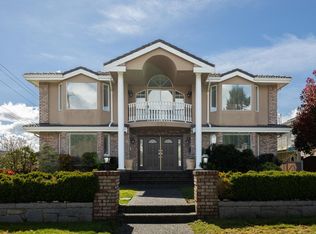631 E 17th St, North Vancouver, BC V7L 2W7