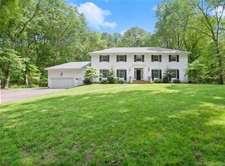 11 Apache Trl, Westport, CT 06880