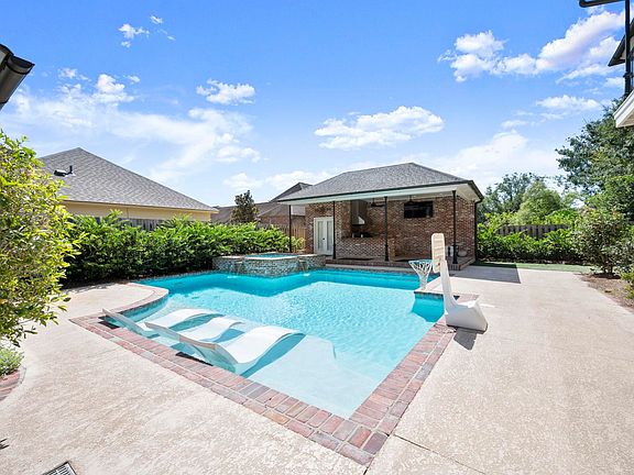 3rd image of 19204 Bellerive Ct