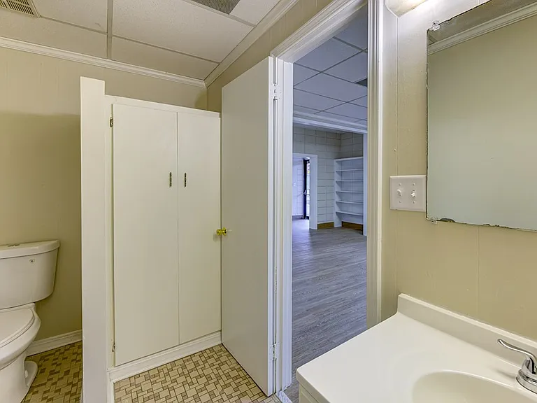 6889 Paxton Rd — Photo 17