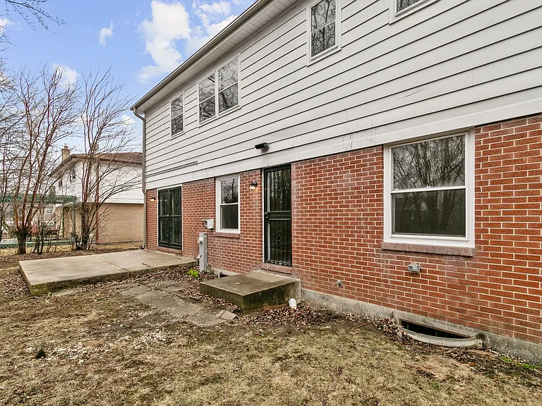 18135 Cherrywood Ln — Photo 23