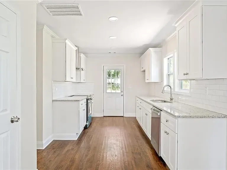 623 Quillian Ave — Photo 16