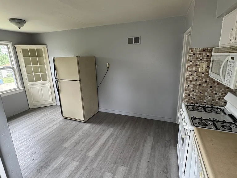 7439 Embury Ct — Photo 5