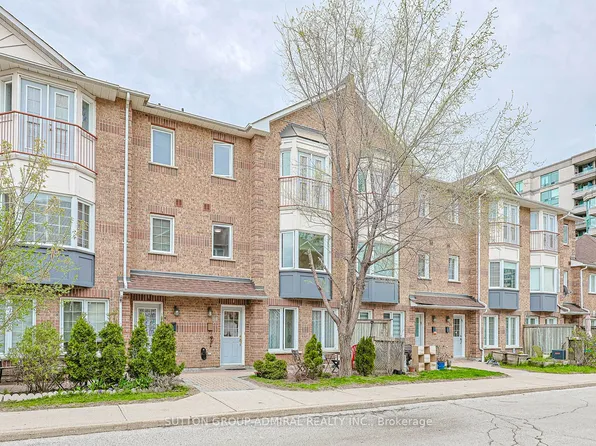 151 Townsgate Dr #96, Vaughan, ON L4J 8J7
