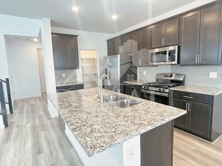 1365 W Bluejay Dr — Photo 7