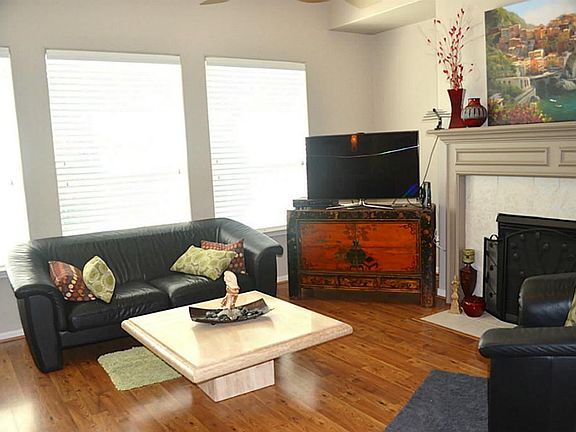 4th image of 1207 Pelican Hill Ct