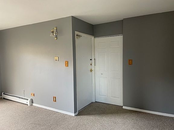 2nd image of 361 W Hawthorne Cir APT 5
