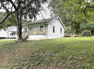 104 Hodgens Dr, Travelers Rest, SC 29690