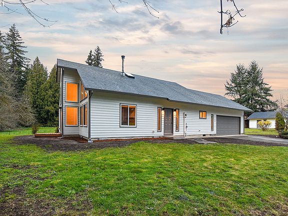 3rd image of 4706 NE 105th Cir