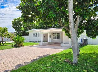 570 NE 46th St, Oakland Park, FL 33334