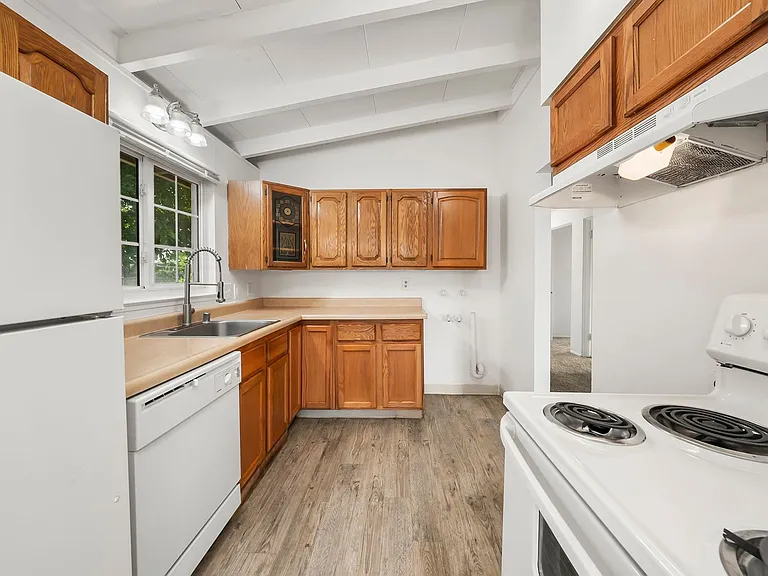 6436 Thomas Dr — Photo 5