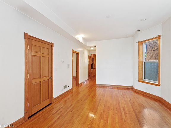 2nd image of 1435 N Washtenaw Ave APT 3