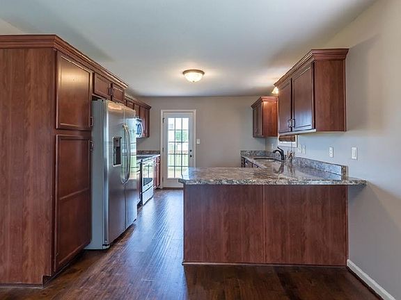 4th image of 1034 Dwight Eisenhower Way