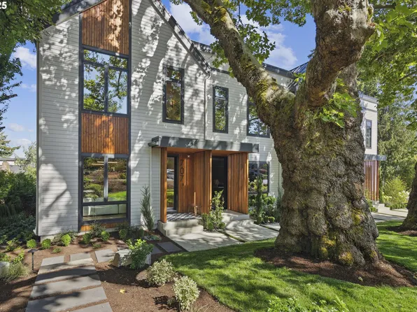 703 1st St, Lake Oswego, OR 97034