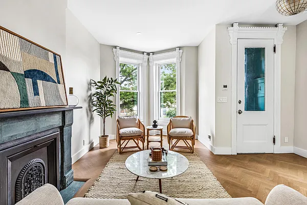 Rented by Compass | media 16