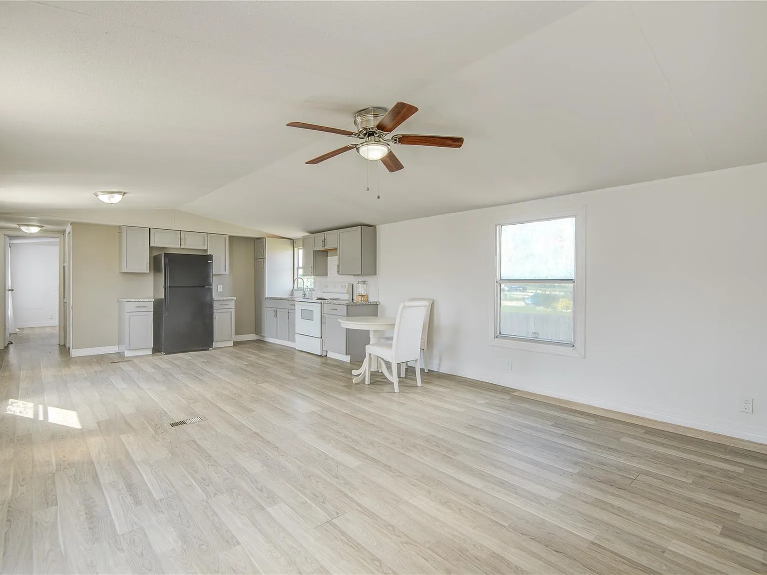 3 bed, 2.0 bath, $1,350 — Photo 3