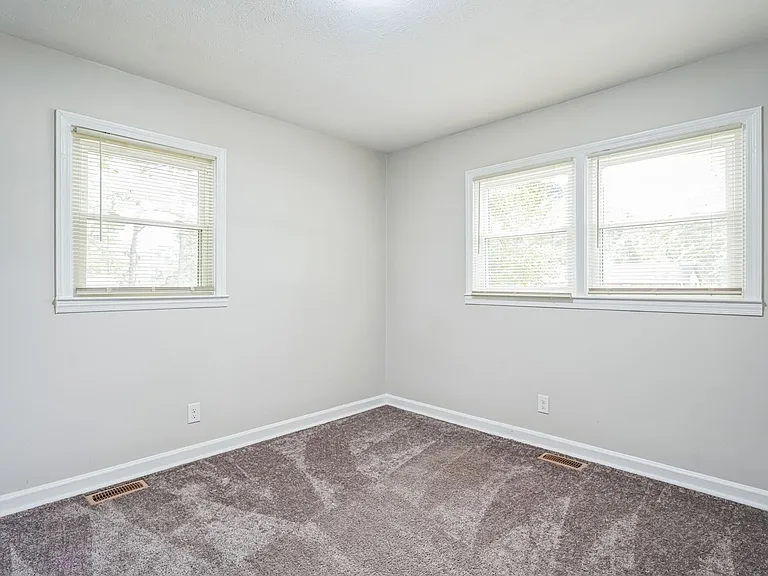 628 McLamb Dr — Photo 14