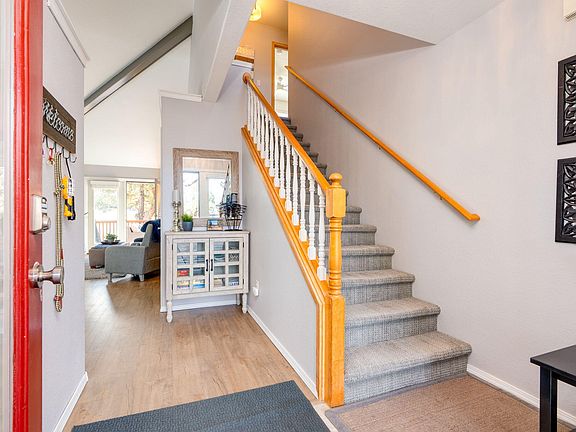 4th image of 1061 Golden Pheasant Dr
