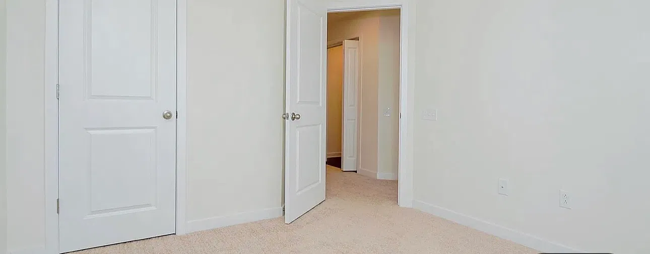 3 bed, 2.5 bath, 2100 sqft, $3,500 — Photo 2