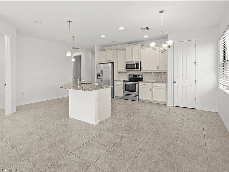26141 Palace Ln #201 — Photo 3