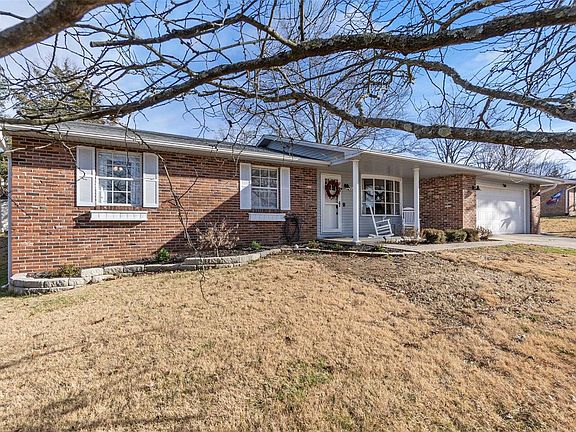 2nd image of 2218 Kent Dr