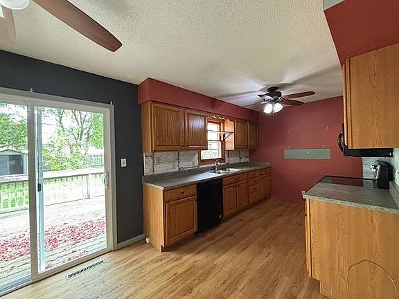 4th image of 13 Grandview Blvd